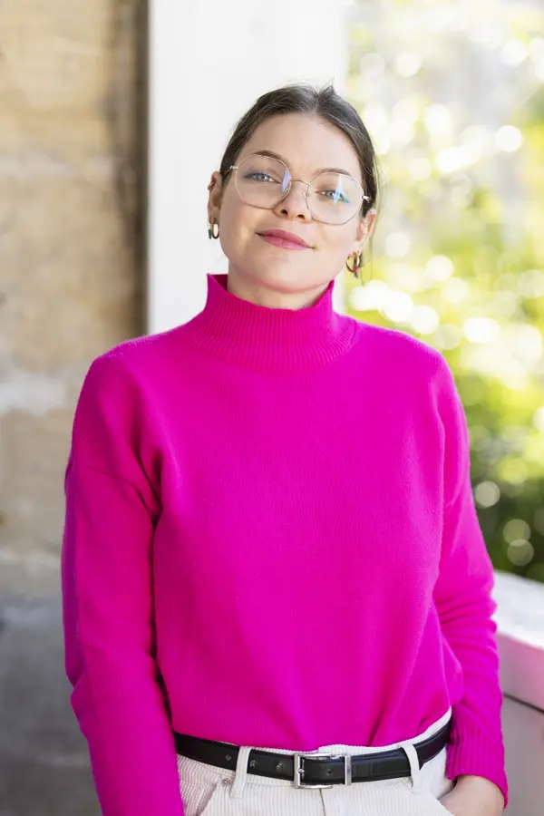 Maela Le Strat, chargée de communication chez JUUD l'agence, communication visuelle à Bordeaux